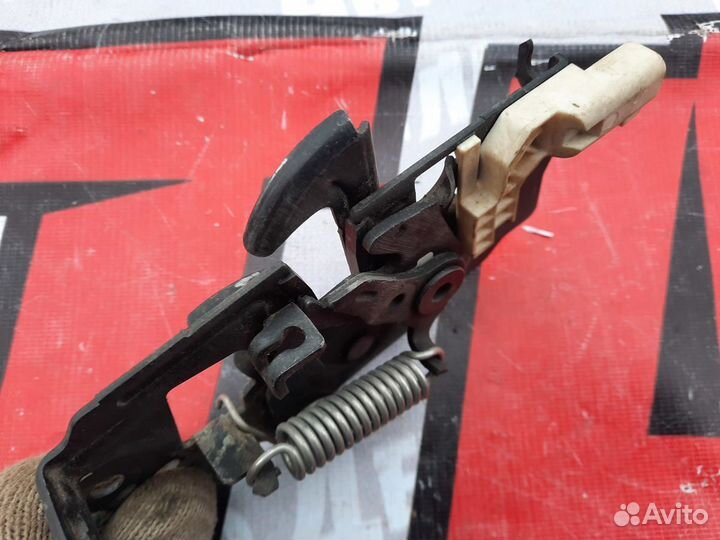 Замок капота Ford Focus 3 Форд Фокус 3 2010