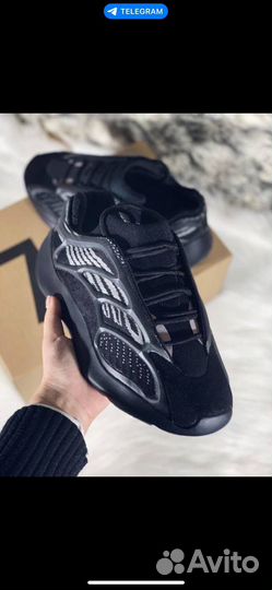 Adidas yeezy boost 700