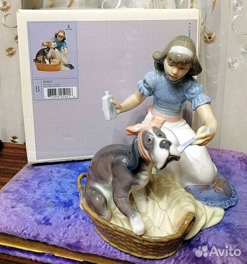 Фарфоровые фигурки Lladro девочки с собаками