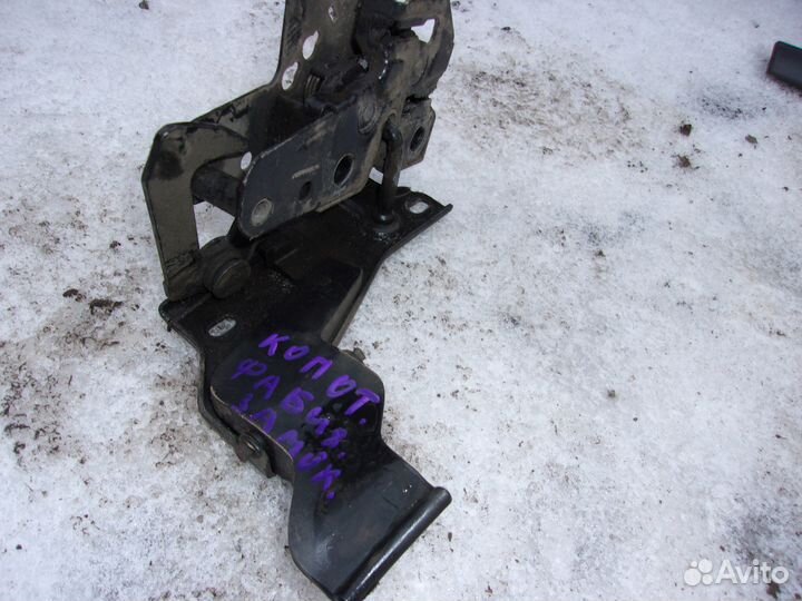 Замок капота. Skoda Fabia 2.2007-2012г