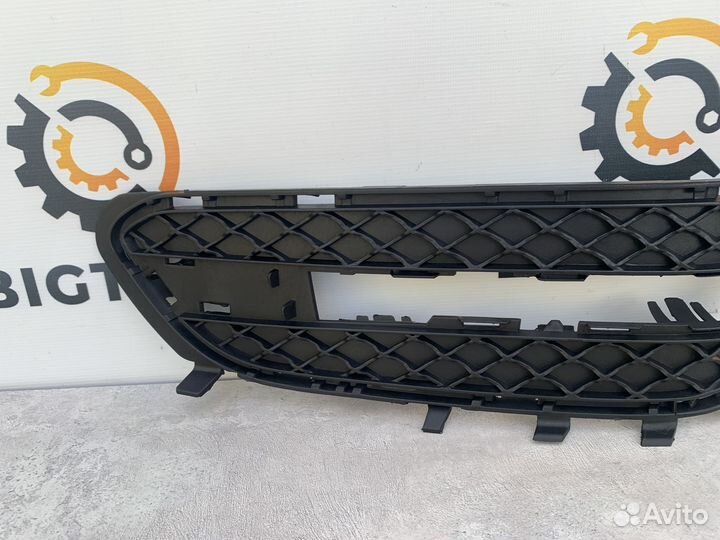 Решетка бампера правая Mercedes A2128851823