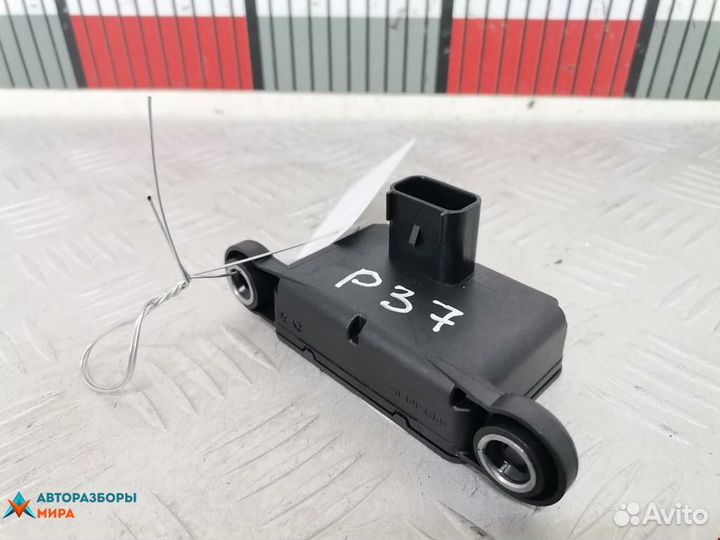 Датчик ускорения Chevrolet Cruze 2012 13578326
