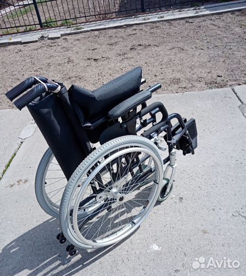 Инвалидная коляска