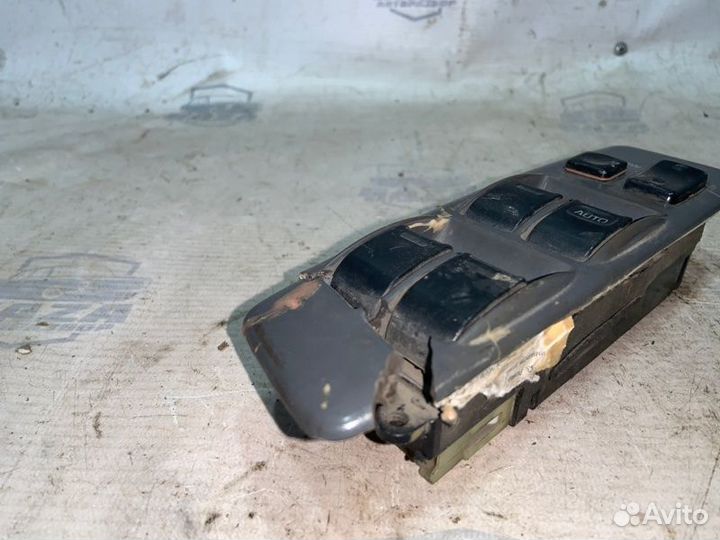 Блок управления стеклоподъемниками Toyota Vista