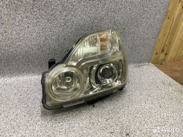 Фара Nissan X-Trail T31
