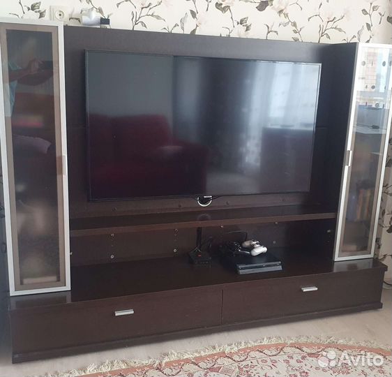 Стойка под телевизор