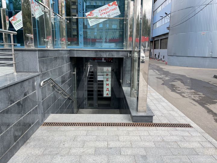 Помещение свободной планировки в центре, 168 м²