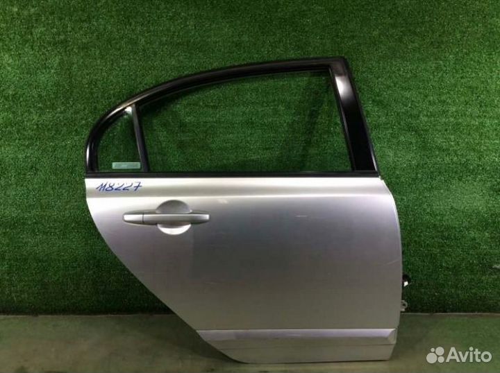 Дверь задняя правая Honda Civic 4D