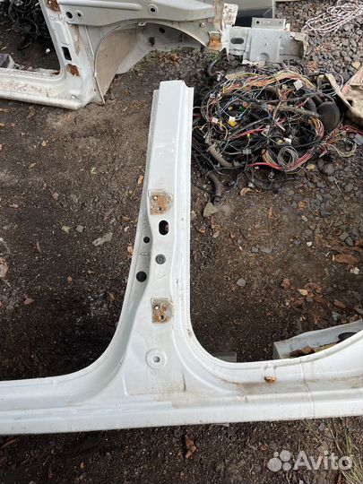 Левый порог бог короб Renault Логан-2