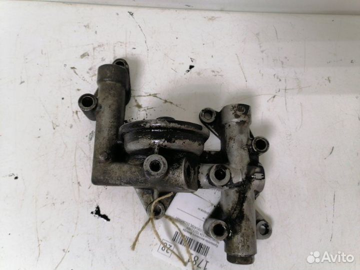 Кронштейн масляного фильтра Nissan Urvan E24 TD23