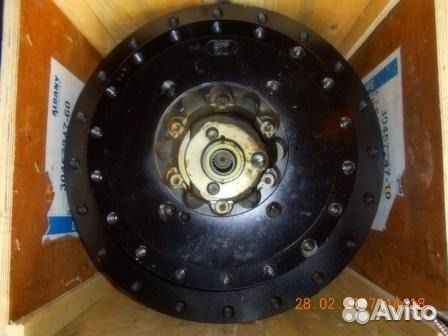 Редуктор Komatsu PC200-7