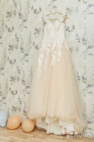 Свадебное платье со шлейфом