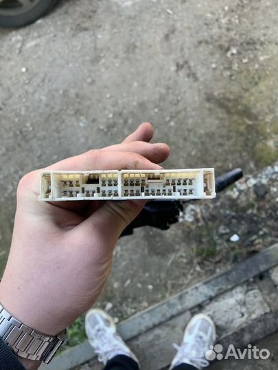 Подрулевые переключатели Toyota