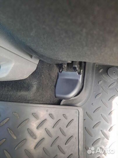 Накладки креплений передних сидений Форд Фокус 2