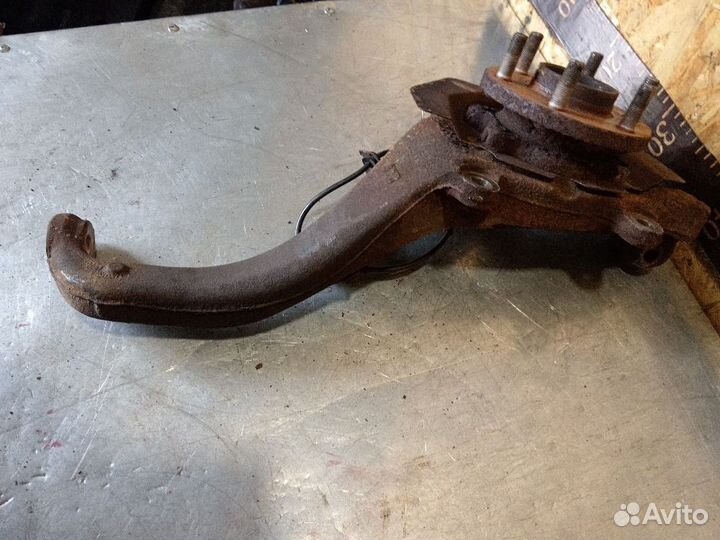 Кулак поворотный передний Nissan Pathfinder R51