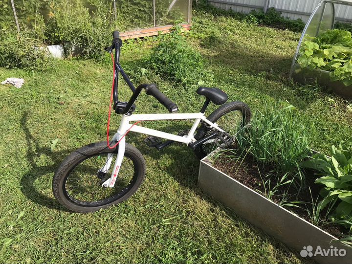 Трюковой велосипед BMX