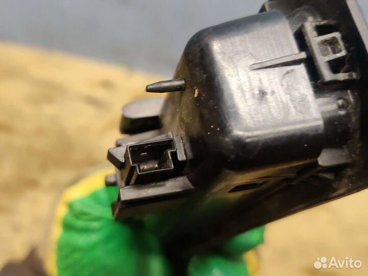 Кнопка открывания багажника BMW F30