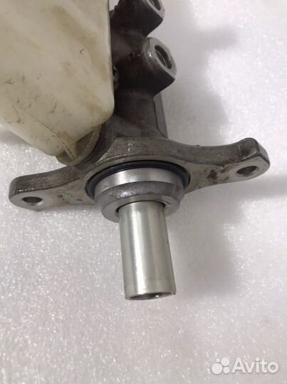 Главный тормозной цилиндр Kia Rio 4 2017