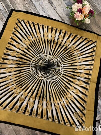 Платок шерстяной Gucci горчичный пушистый новый