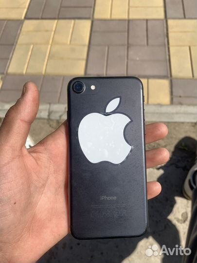 Телефон iPhone 7 32gb