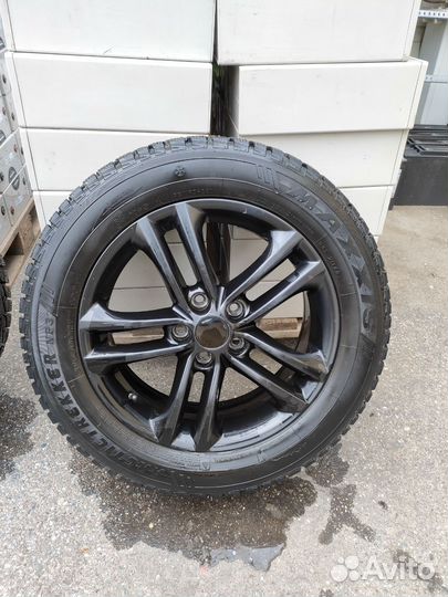 R17 Maxxis ArcticTrekker NP3 215/60, PCD 5x114.3 DIA 60.1