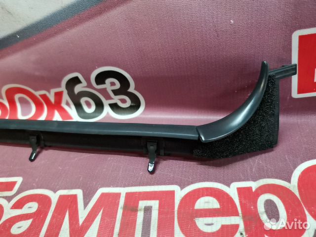 Уплотнитель стекла двери Hummer H2