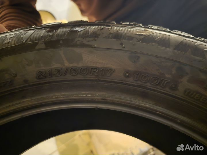 Bridgestone Blizzak Spike-02 SUV 215/60 R17 100T