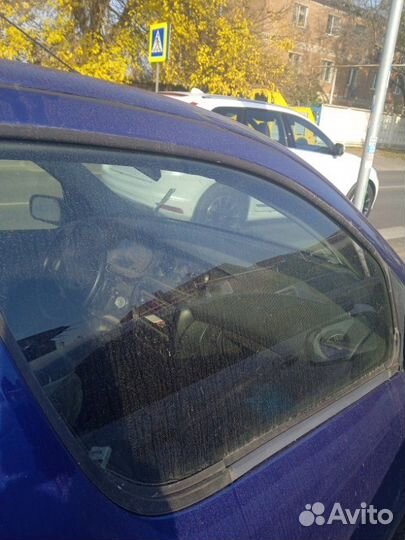 Стекло двери переднее правое Daihatsu Yrv хэчбек