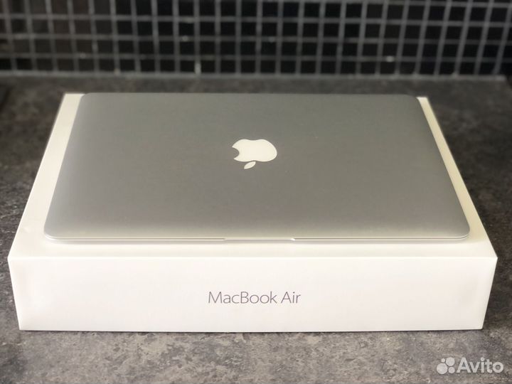 Apple MacBook Air 13 2017 (2019) i5 8Gb SSD 128Gb