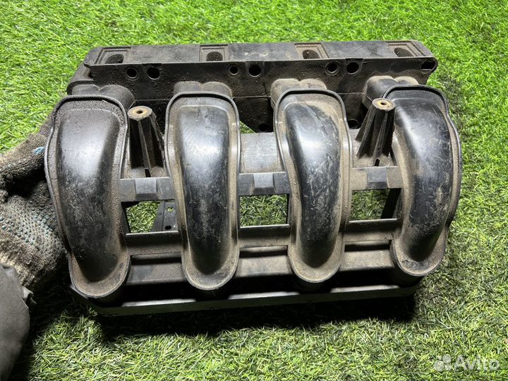 Коллектор впускной Mercedes-Benz Vito