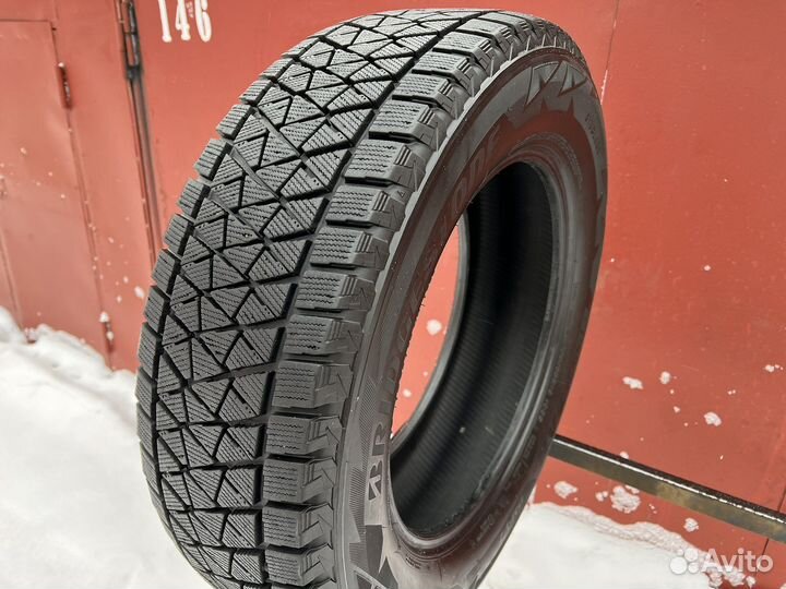 Bridgestone Blizzak DM-V2 235/65 R18 106S