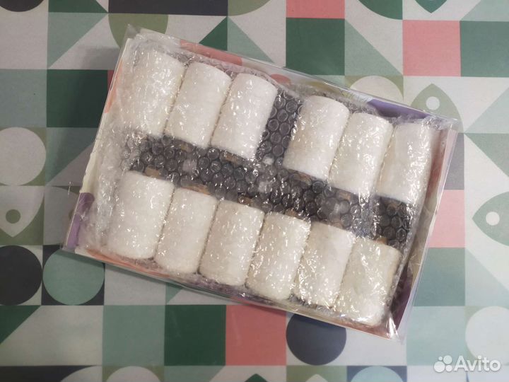 Катушки ниток:12белые(35лп) +5чёрные(coats)