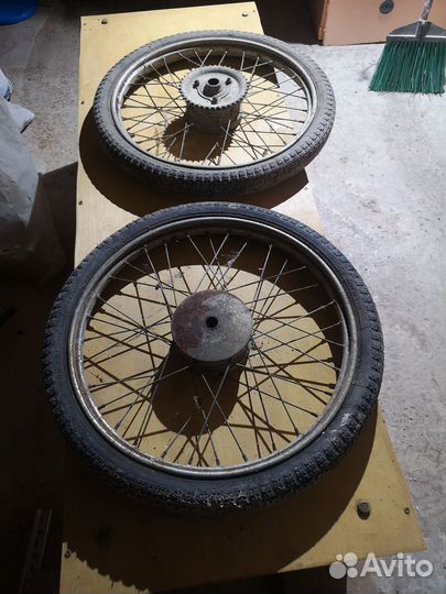Колеса от мотоцикла