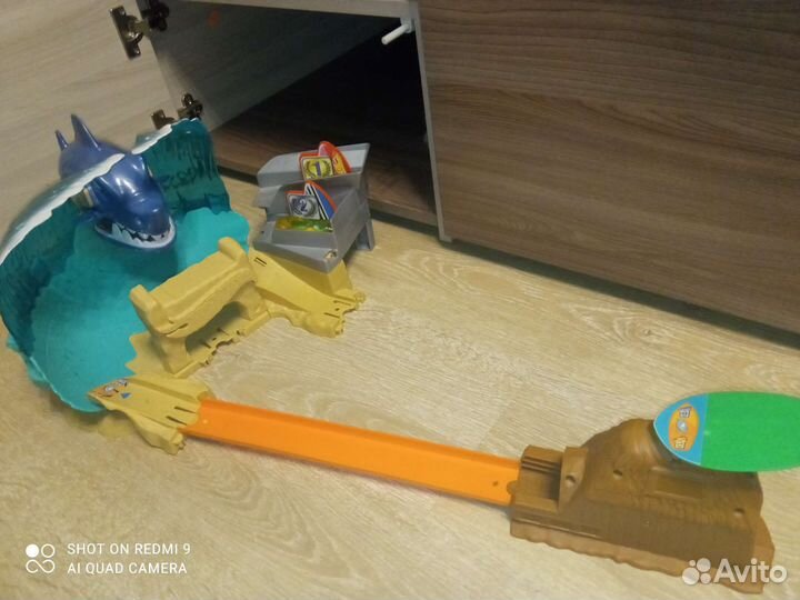 Hot wheels трек акула