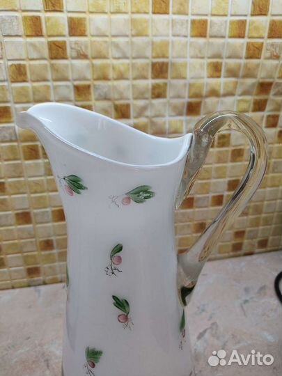 Кувшин молочное стекло 50-60 годов