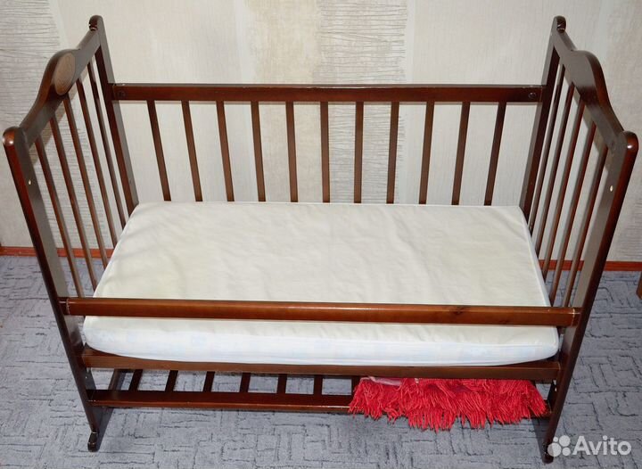 Кроватка детская, кокосовый матрац, наматрасник