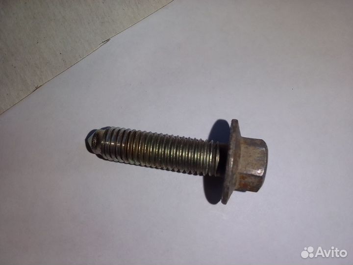 Болт оси промежуточной шестерни з/х Chery Amulet