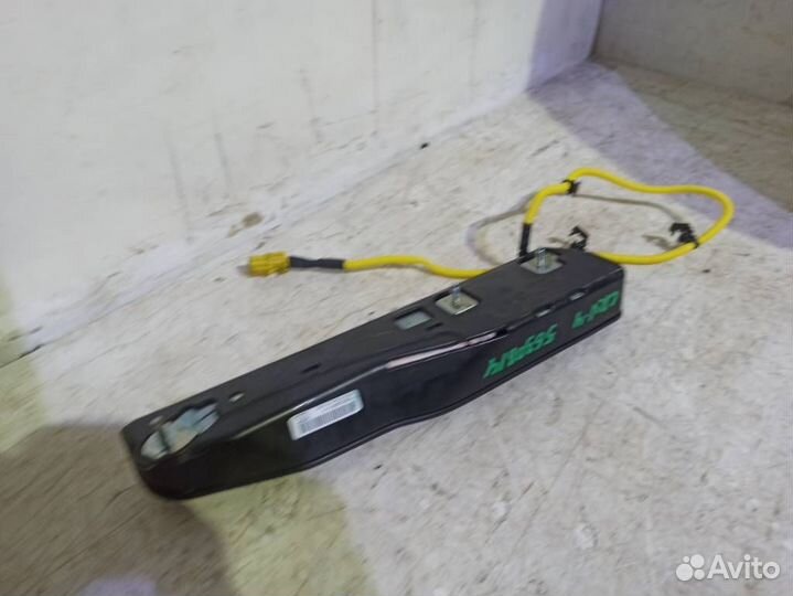 Подушка безопасности в сиденье переднее