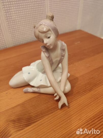 Статуэтка фарфоровая балерина