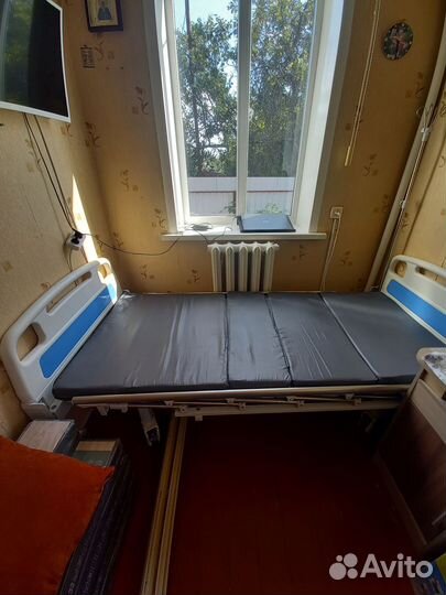 Медицинская кровать функциональная