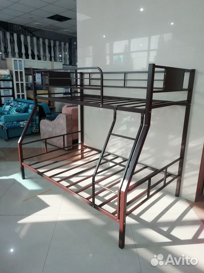 Кровать детская двухъярусная