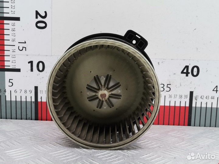 Моторчик печки для Volvo S40 V40 1 30850075