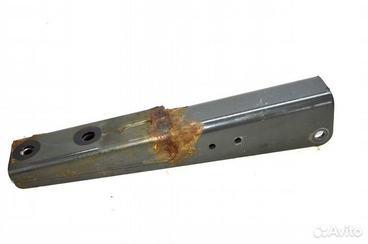 Кронштейн амортизатора кабины, передний правый mer