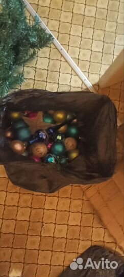Ëлка искуственная с игрушками б/у