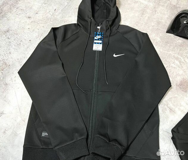 Спортивные костюмы Nike