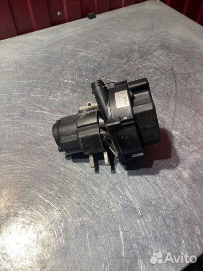 Насос продувки катализатора Mercedes C-Class W203