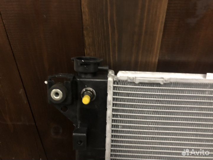 Радиатор охлаждения двигателя Grand Voyager 96-00