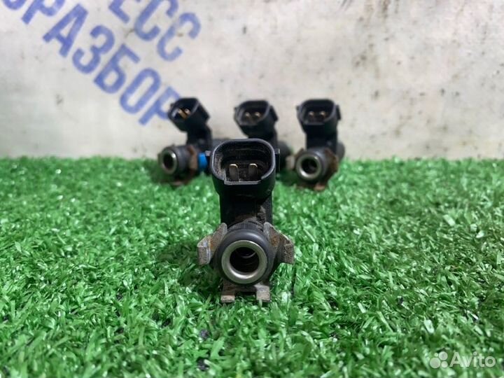 Форсунка топливная Skoda Fabia хэтчбек 1.6 CFN