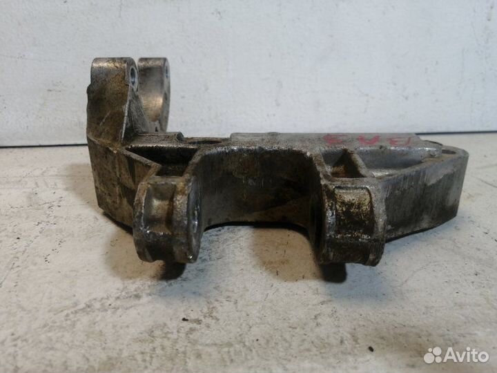 Кронштейн гур LADA Priora 2170 2008