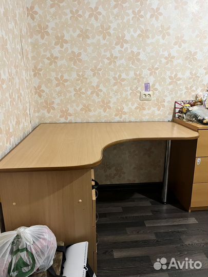 Компьютерный стол